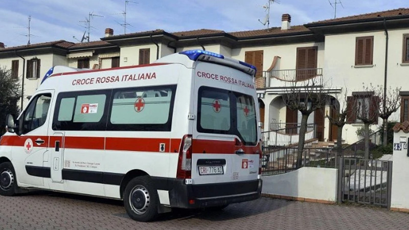 Empresario italiano pierde la vida al ser prensado por 25.000 quesos en Milán, Italia