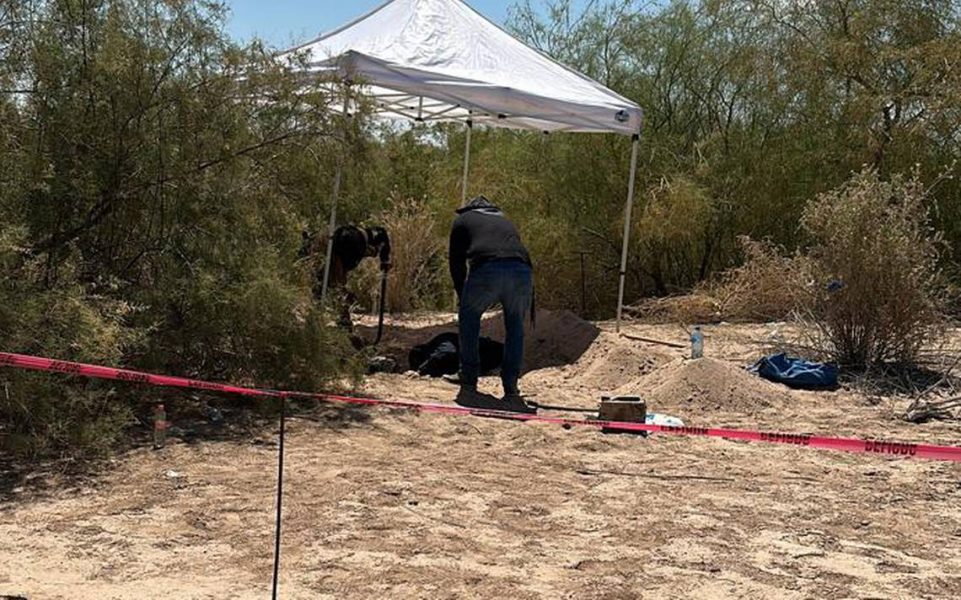 IDENTIFICAN 7 CUERPOS EN NARCOFOSA DEL VALLE DE MEXICALI