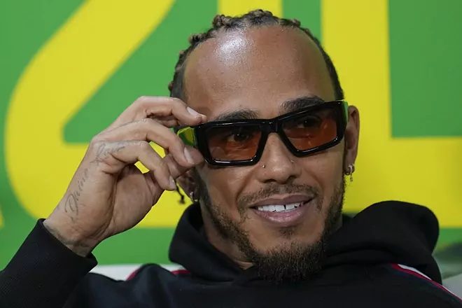 Lewis Hamilton: “Preveo que Max y Checo van a arrasar, pero si no es así, estaré listo”