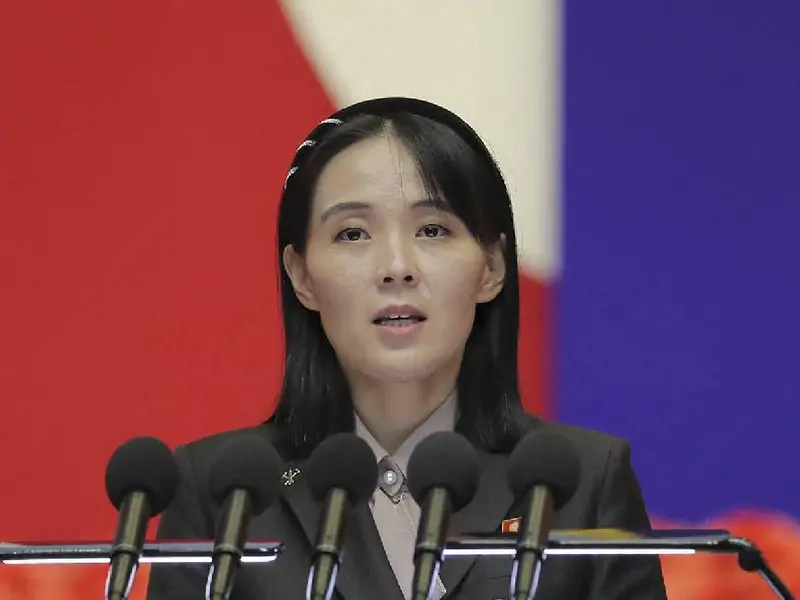 Hermana del líder de Corea del Norte niega estar exportando armas a Rusia