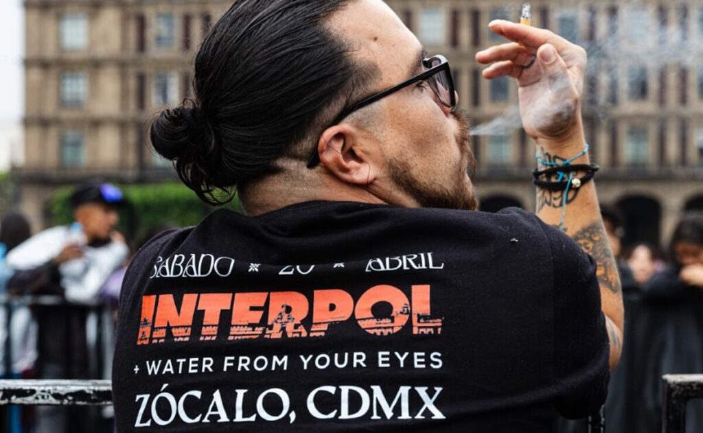 Interpol ilumina el Zócalo: Disfruta en vivo su concierto más esperado