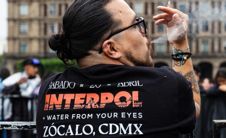 Interpol ilumina el Zócalo: Disfruta en vivo su concierto más esperado